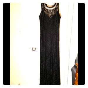 London Times Size 6 long black lace dress
